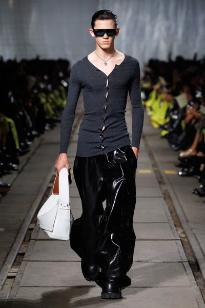 Look 40